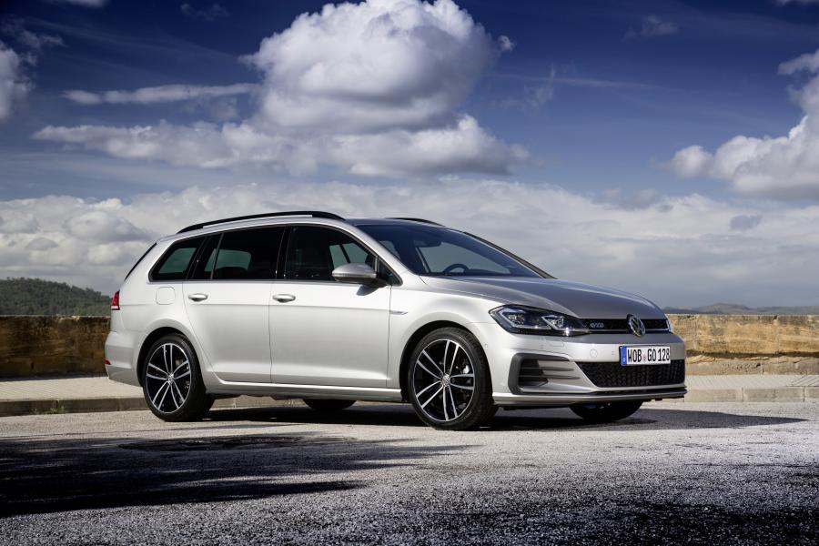  Volkswagen Golf GTD Variant 2017 года  (WW) (фото 8 из 14)